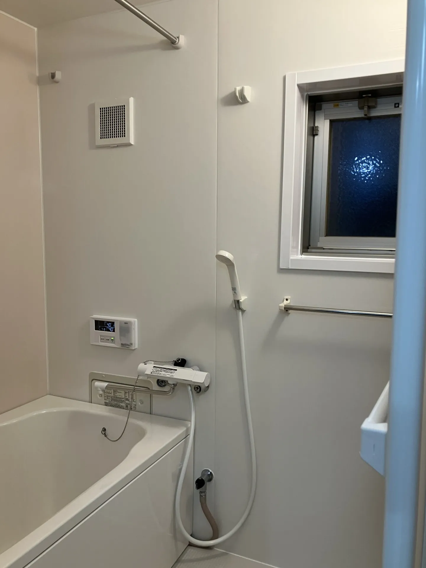 【神戸市須磨区】将来のメンテナンスまで考えた、こだわりカラーの浴室リフォーム